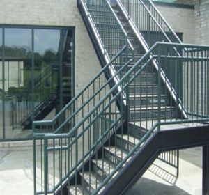Cầu thang sắt 04
